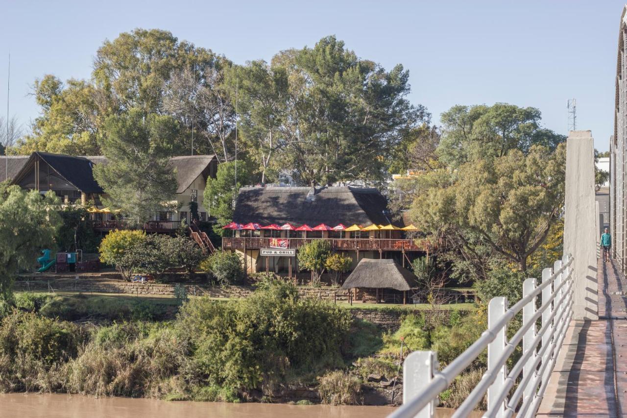 אליוואל נורת' Riverside Lodge & Conference Center מראה חיצוני תמונה