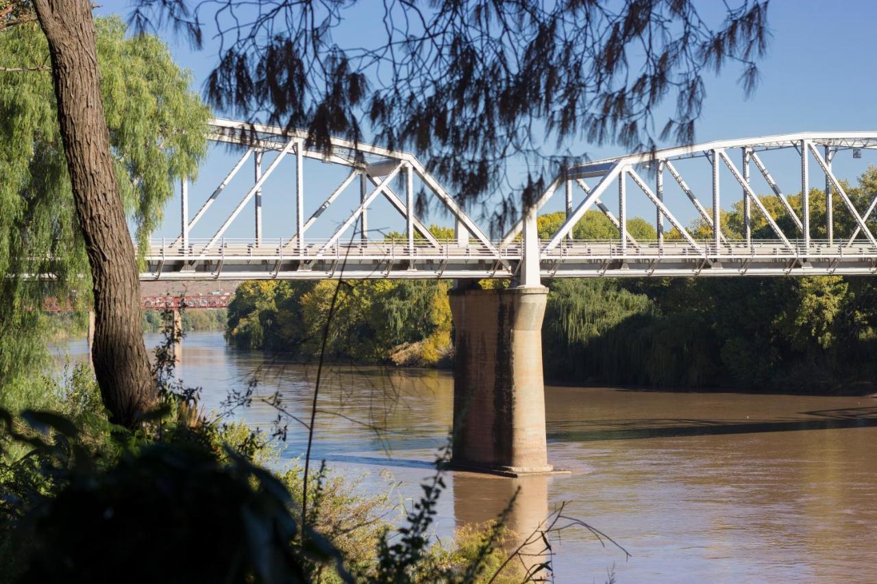 אליוואל נורת' Riverside Lodge & Conference Center מראה חיצוני תמונה